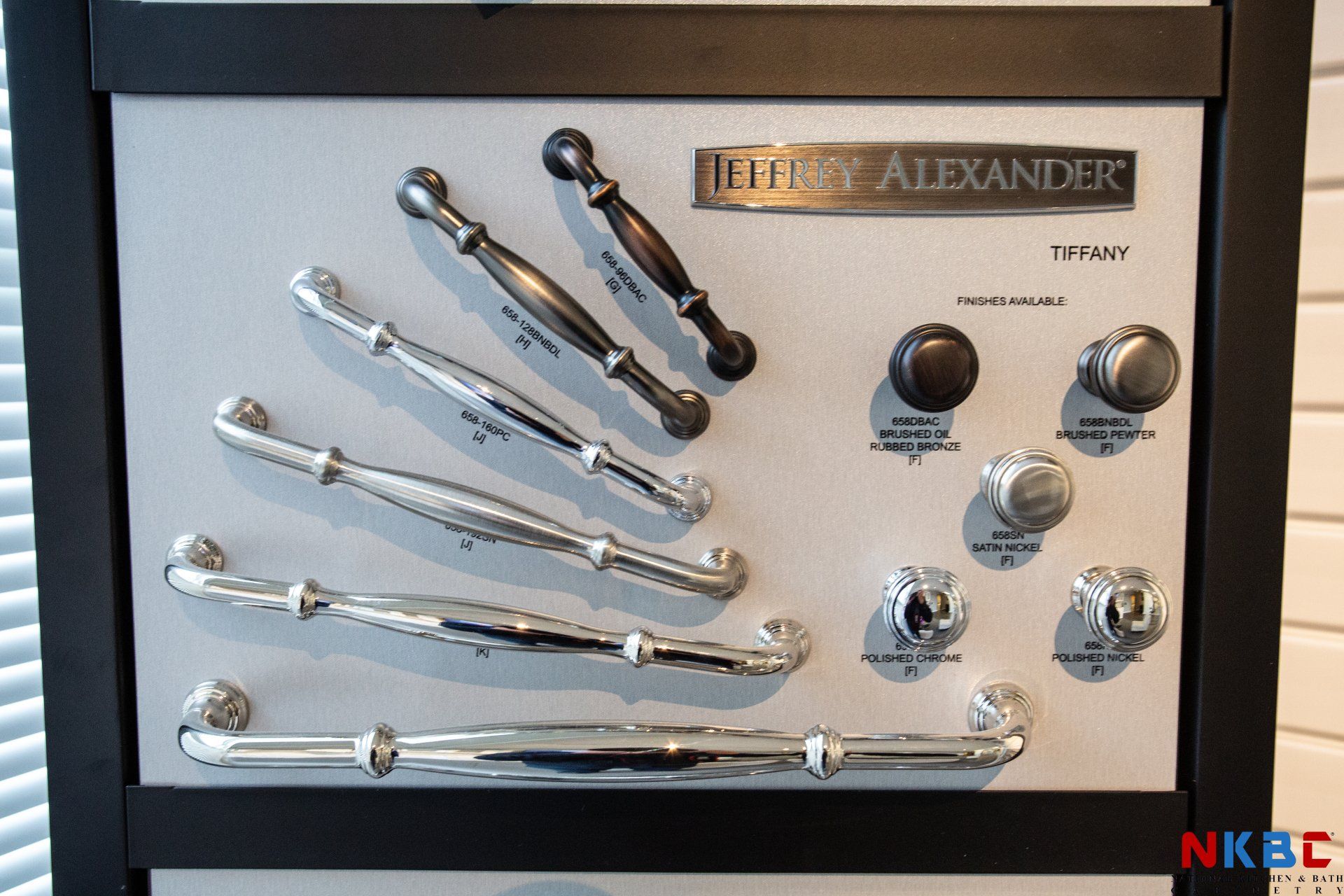 Cabinet Handles & Knobs