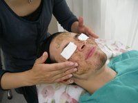 メンズエステをしている男性