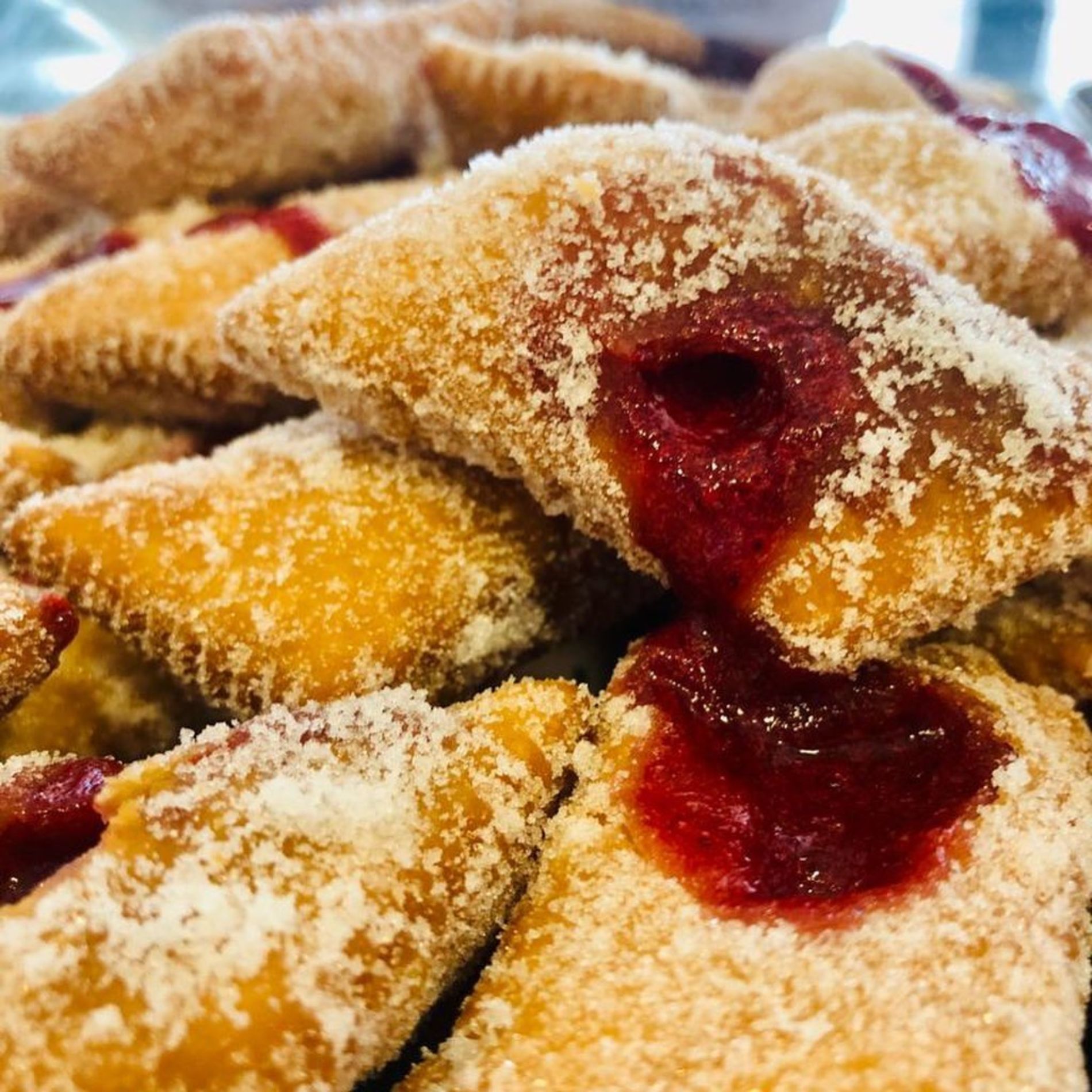 dolcetti fritti con ripieno di marmellata