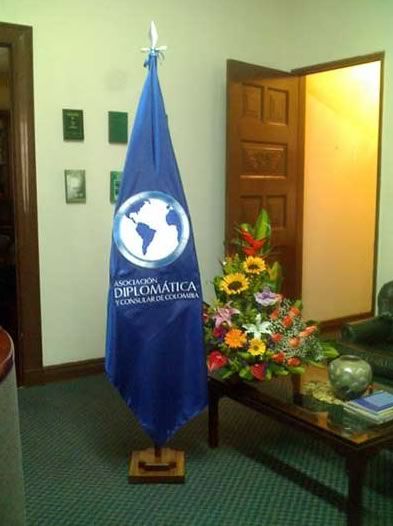 Abandercol - Banderas Para Instituciones