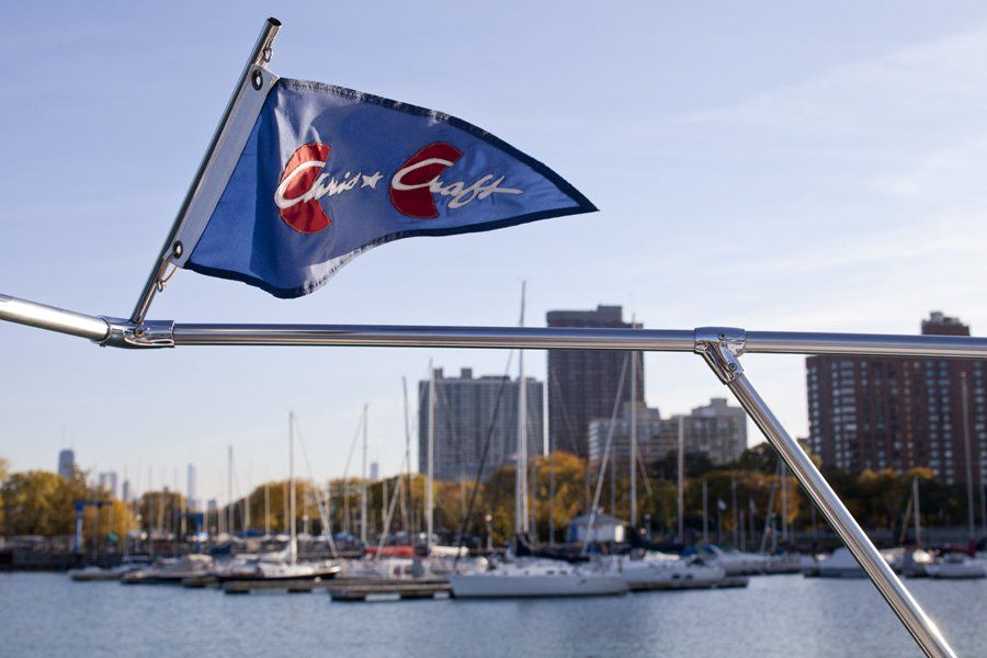 A blue flag with the word cruise craft on it