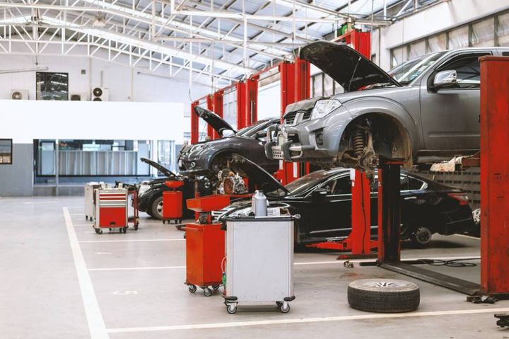 Auto in riparazione