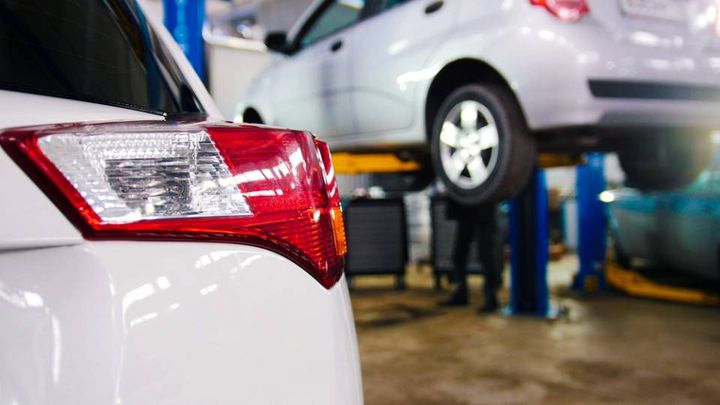 Dettaglio auto in officina