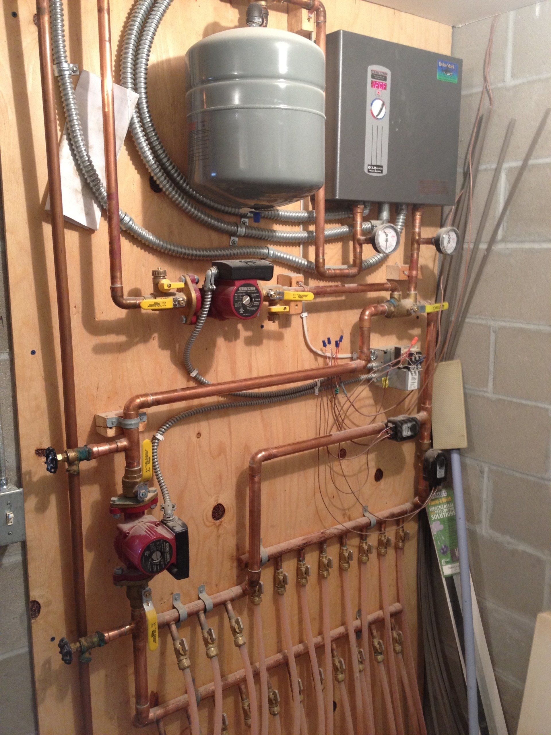 In Floor Radiant Heat Control Area