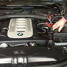 Car garage service by an expert