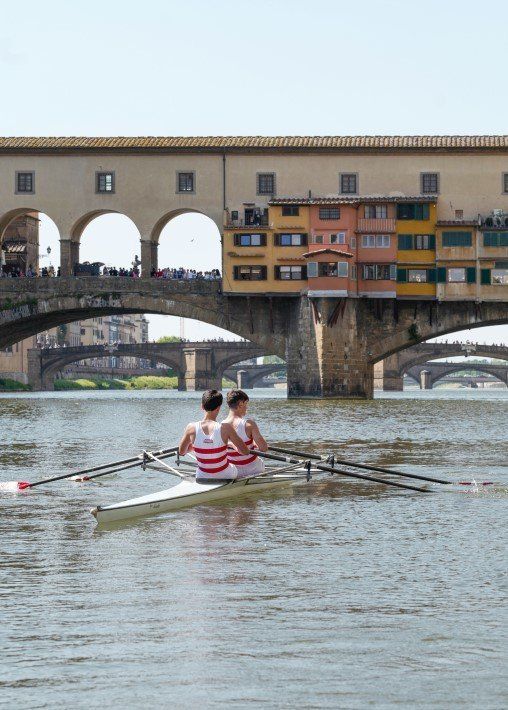 coppia di canottieri a Firenze