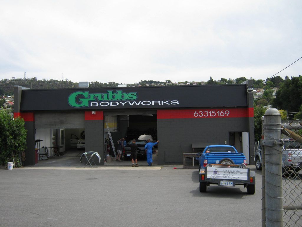 Grubs Signage