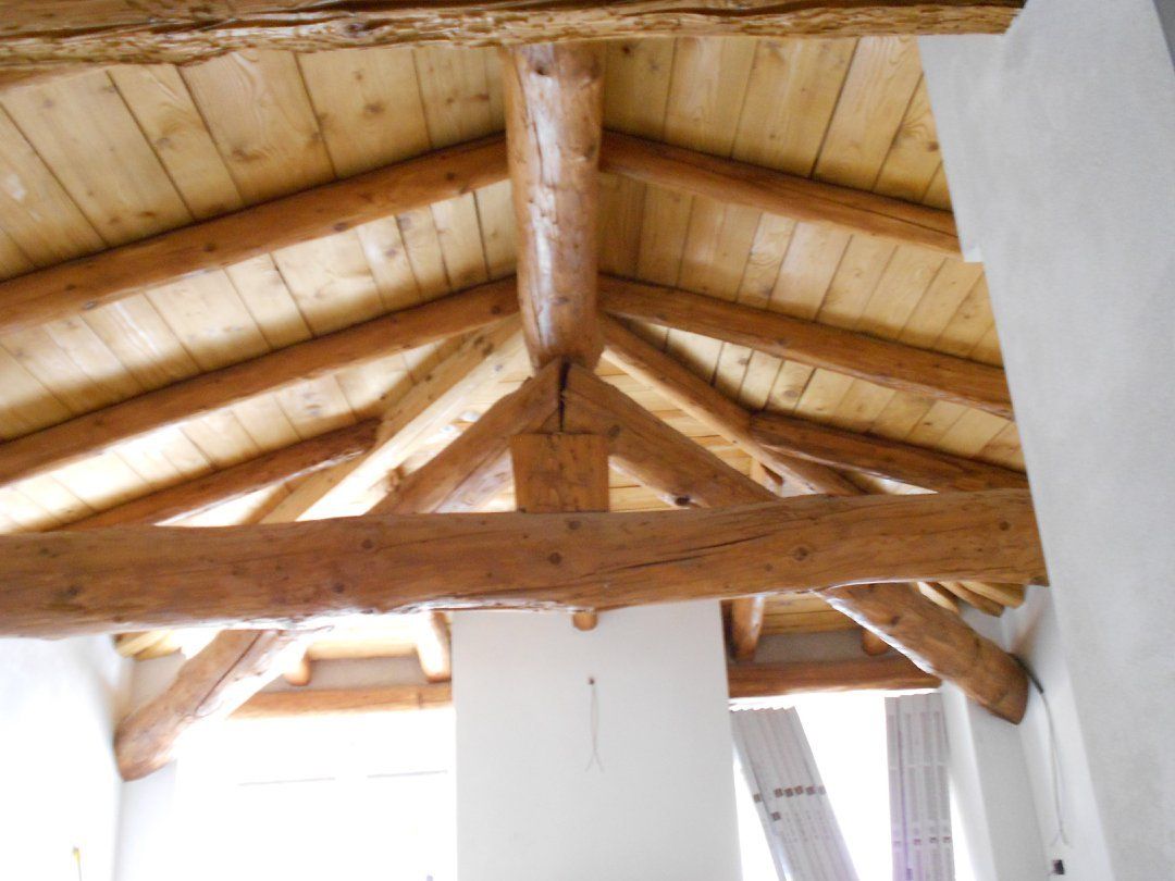 EDIFICI E TETTI IN LEGNO foto 2