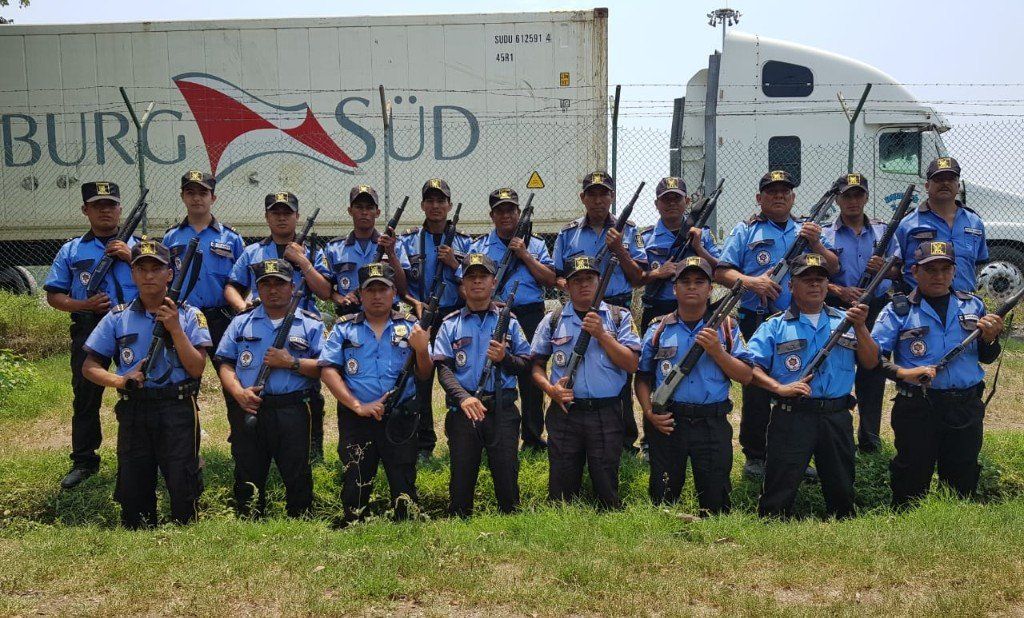 Vigilancia y Protección Delta S.A grupo de personas armadas