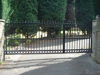 Metal fabrication - Edinburgh, Midlothian - Smiley Fabrications Ltd - On site welding