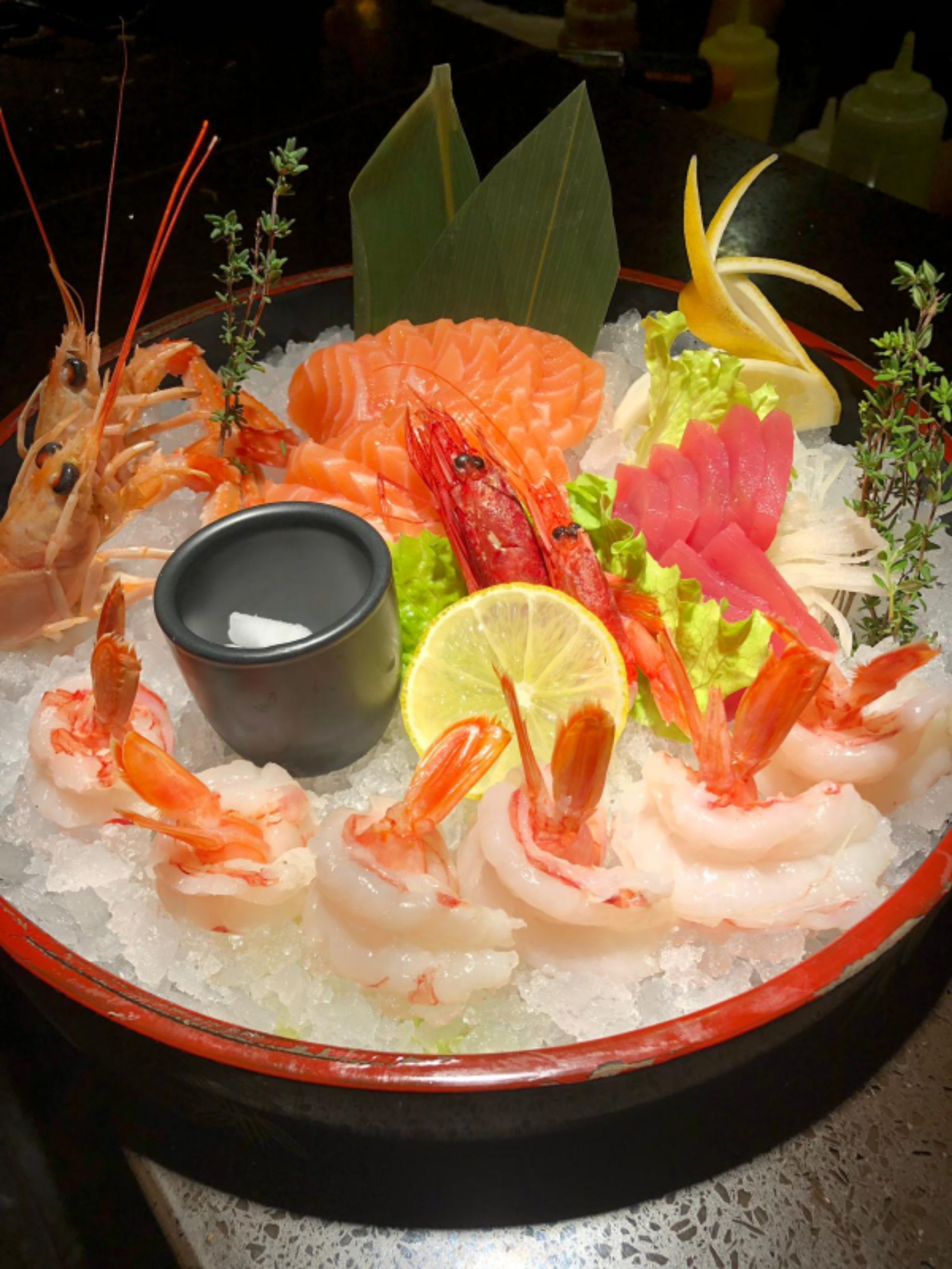 piatto con sashimi di gambero