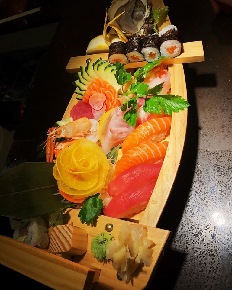 barca con nigiri