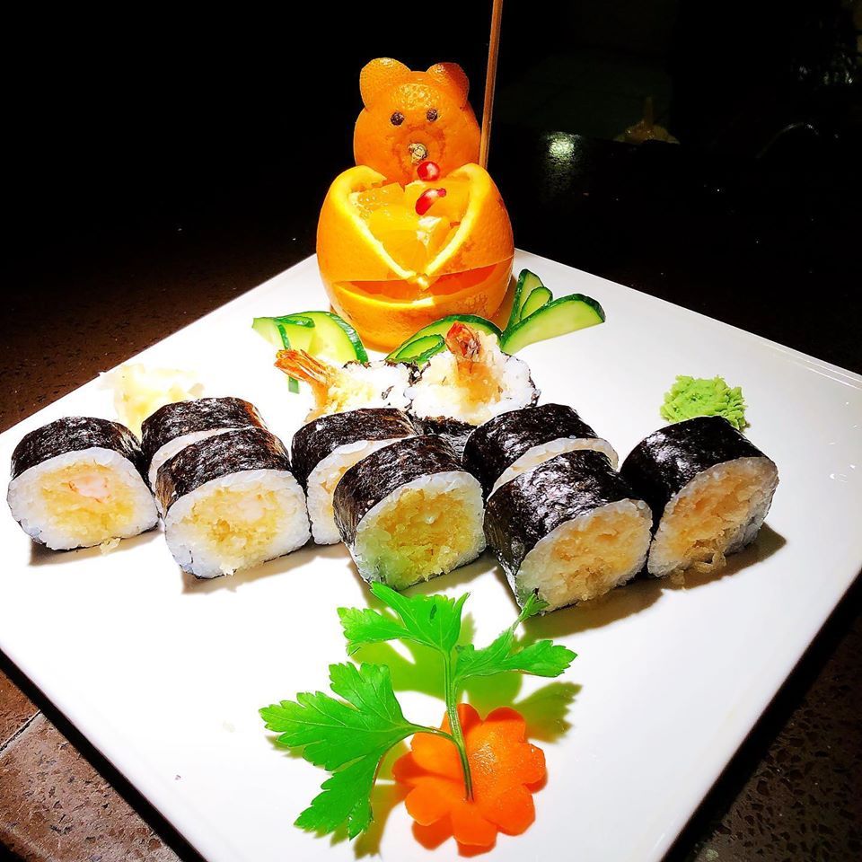 piatto con uramaki