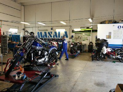 ponte moto officina