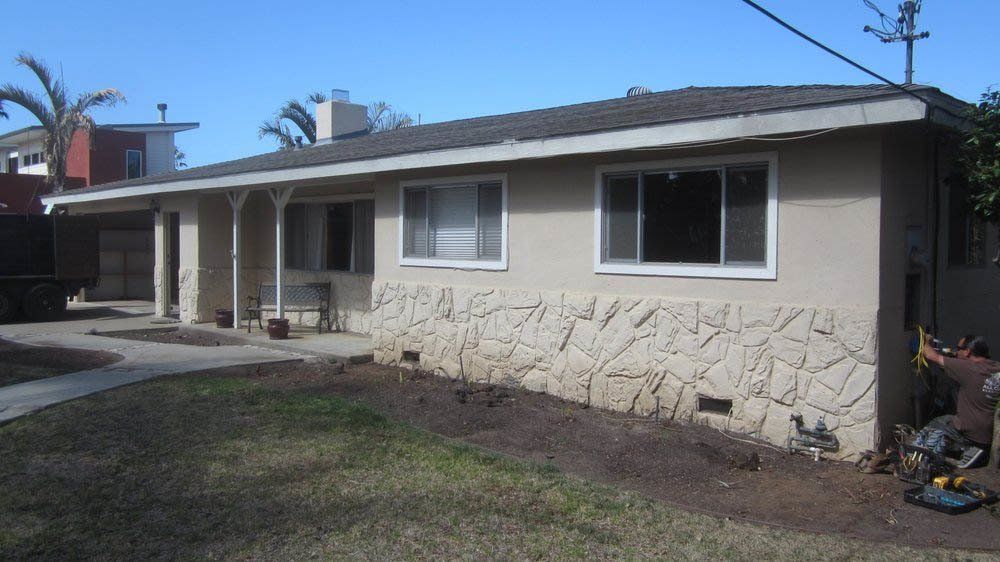 Bungalow House — Vista, CA — J. B. Hauling