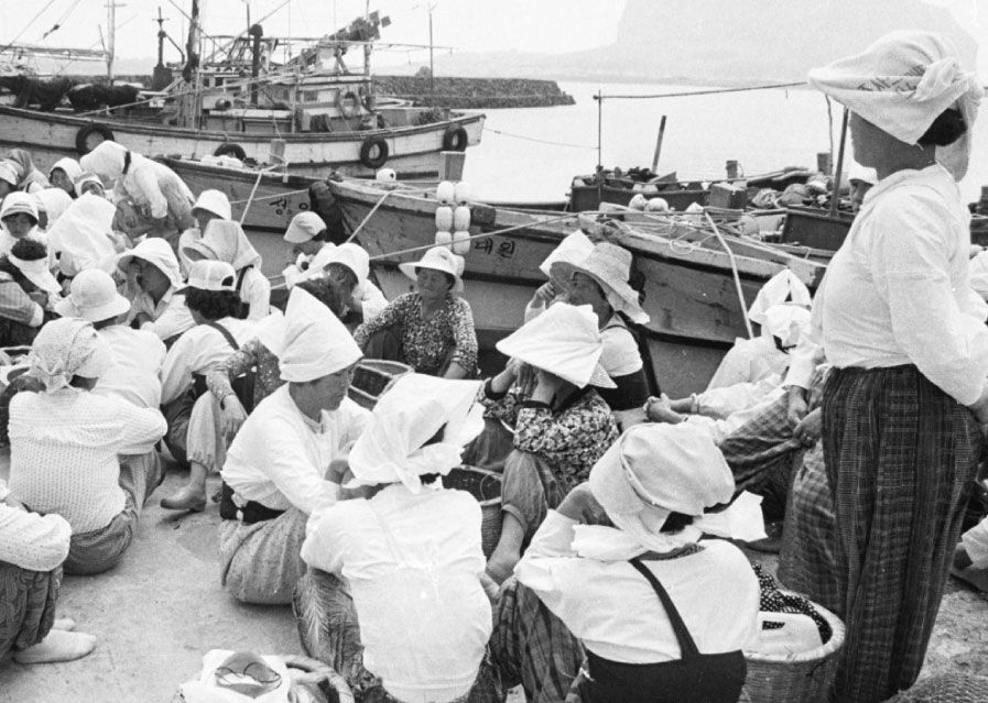 mermaids of south korea