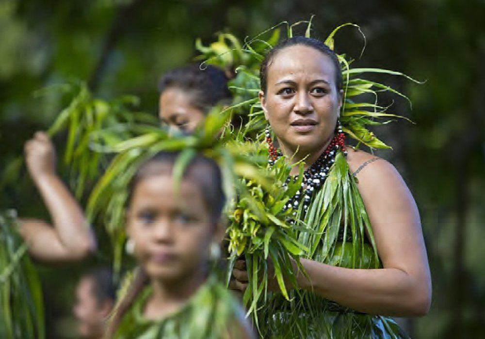 tahitian dancers