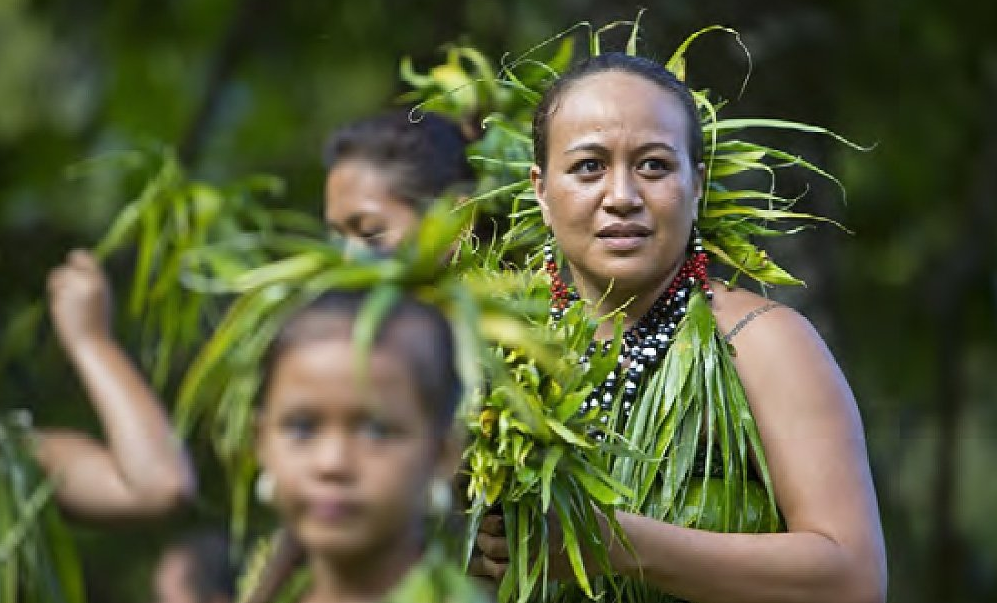 people of Rurutu traditional rurutu natives