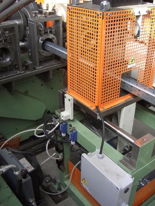 macchina profilatrice produzione ripiani