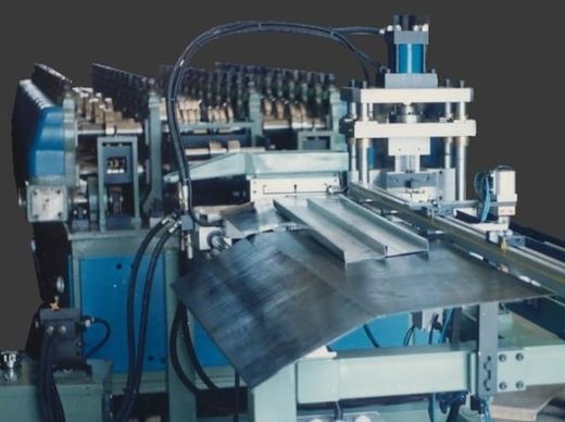 macchina profilatrice per scaffalatura