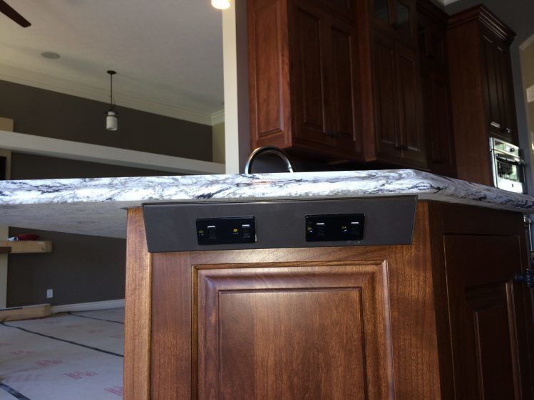 Custom Houses at Lot 254 — Kitchen Table with Design in Marion, IL