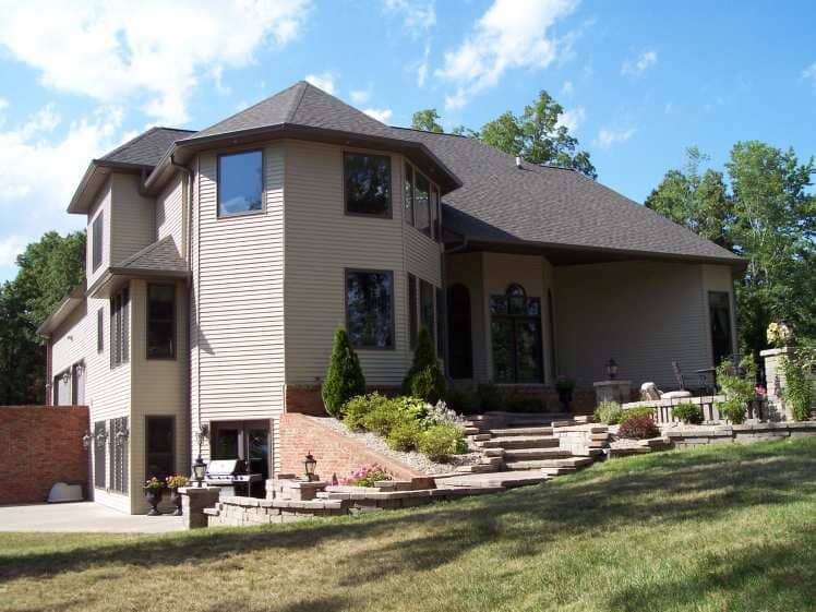 Decorative Houses at Lake Moses — Beautiful Sided House in Marion, IL