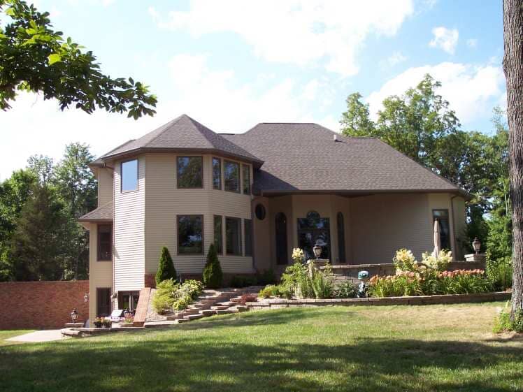 Beautiful Houses at Lake Moses — Flesh Colored House in Marion, IL