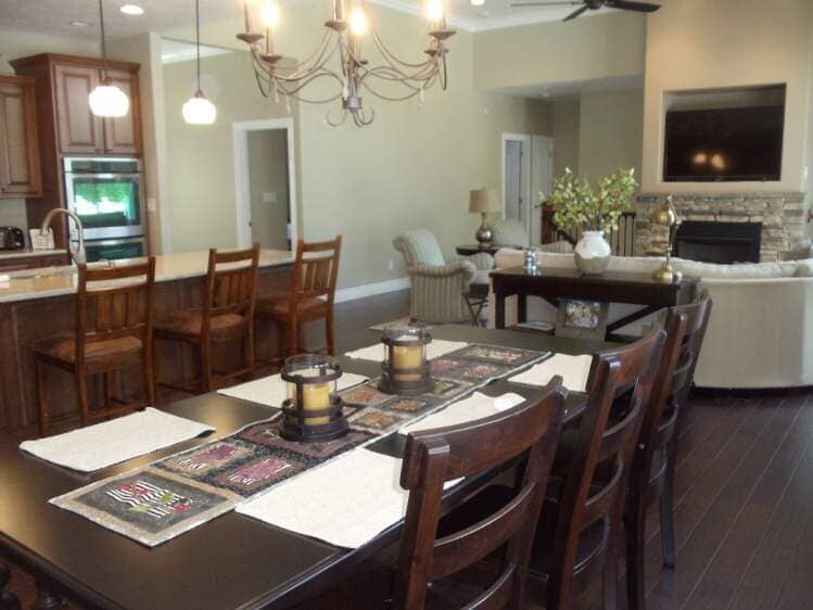 Fantastic Decoration — Dining Table in Marion, IL