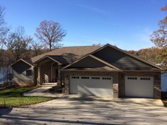 Relaxing Houses — Front View of House in Marion, IL