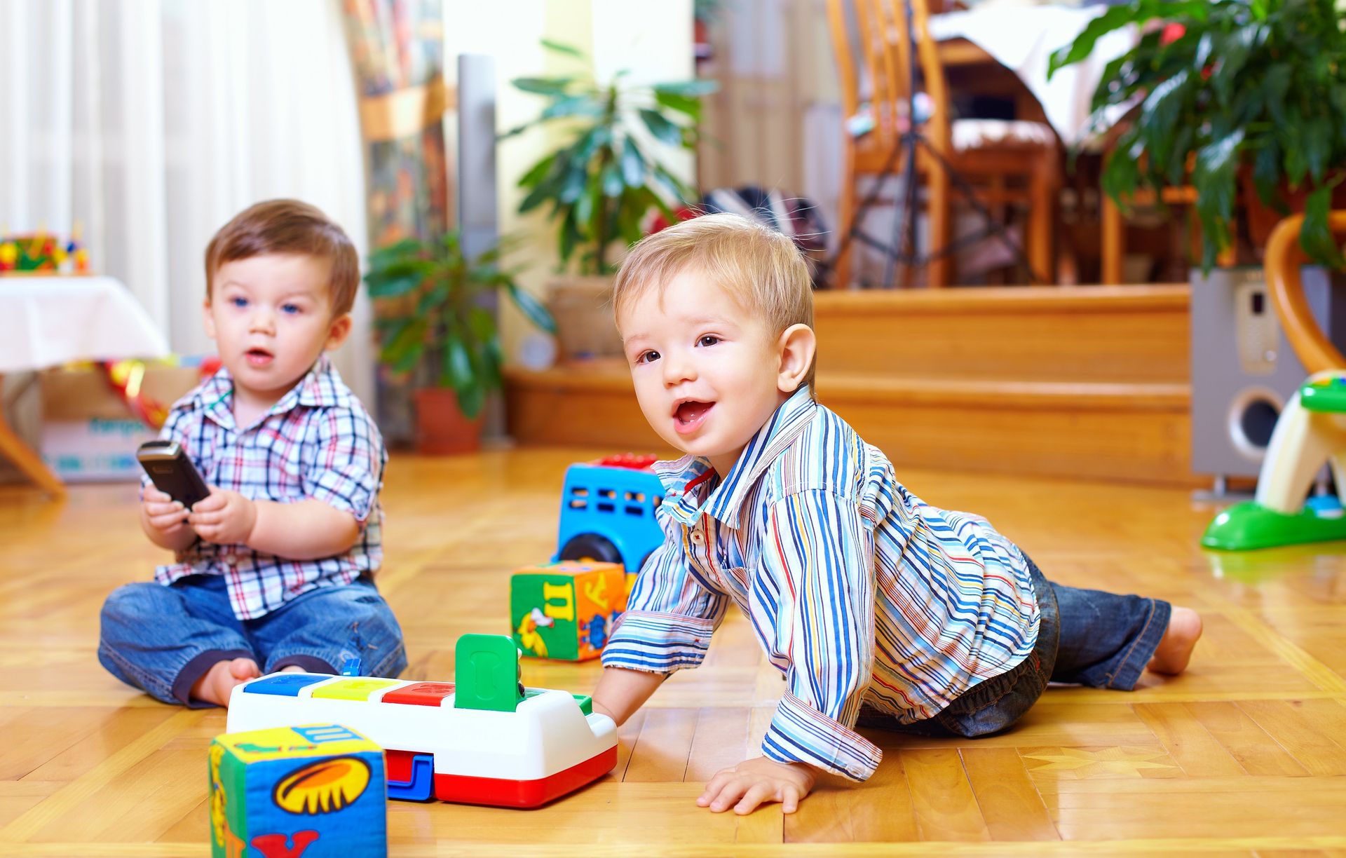 kids playing with toys 