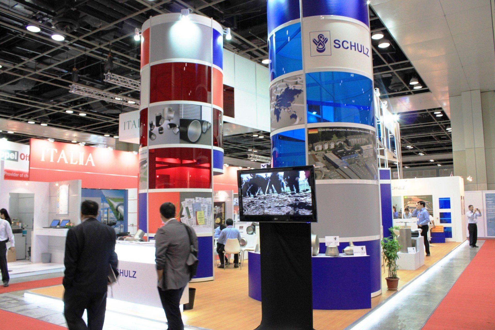 Schulz @ OSEA 2010. Booth designed and built by Essential Global Fairs.