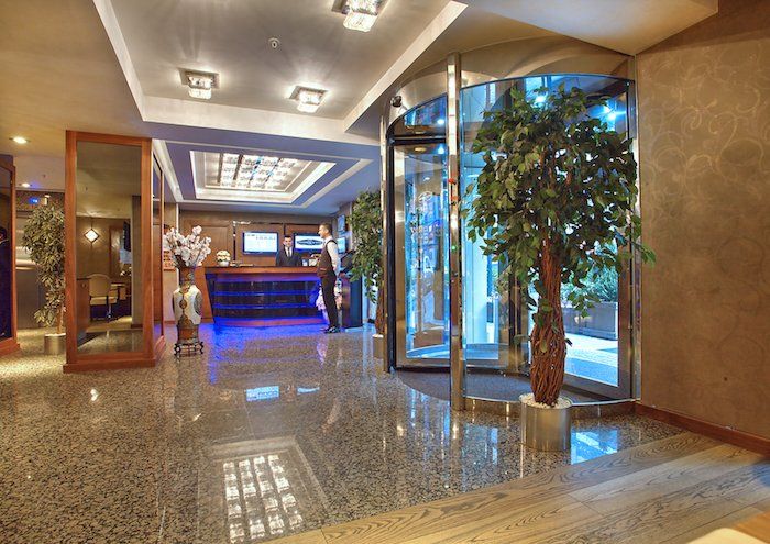hotel momento special category lobby