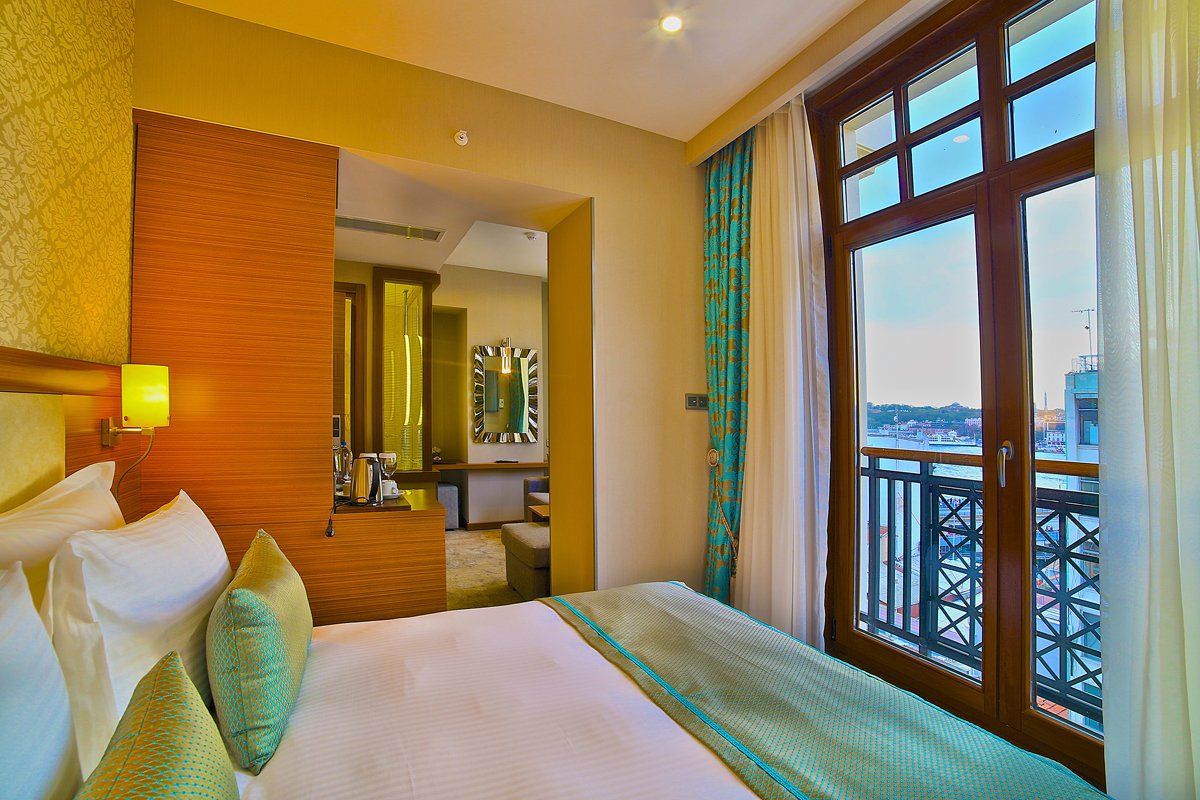 momento hotel karakoy suits