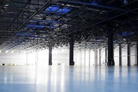 Pressure cleaning services by Jetclean®: Factory cleaning and warehouse cleaning services. Industrial pressure cleaning of warehouse and factories.