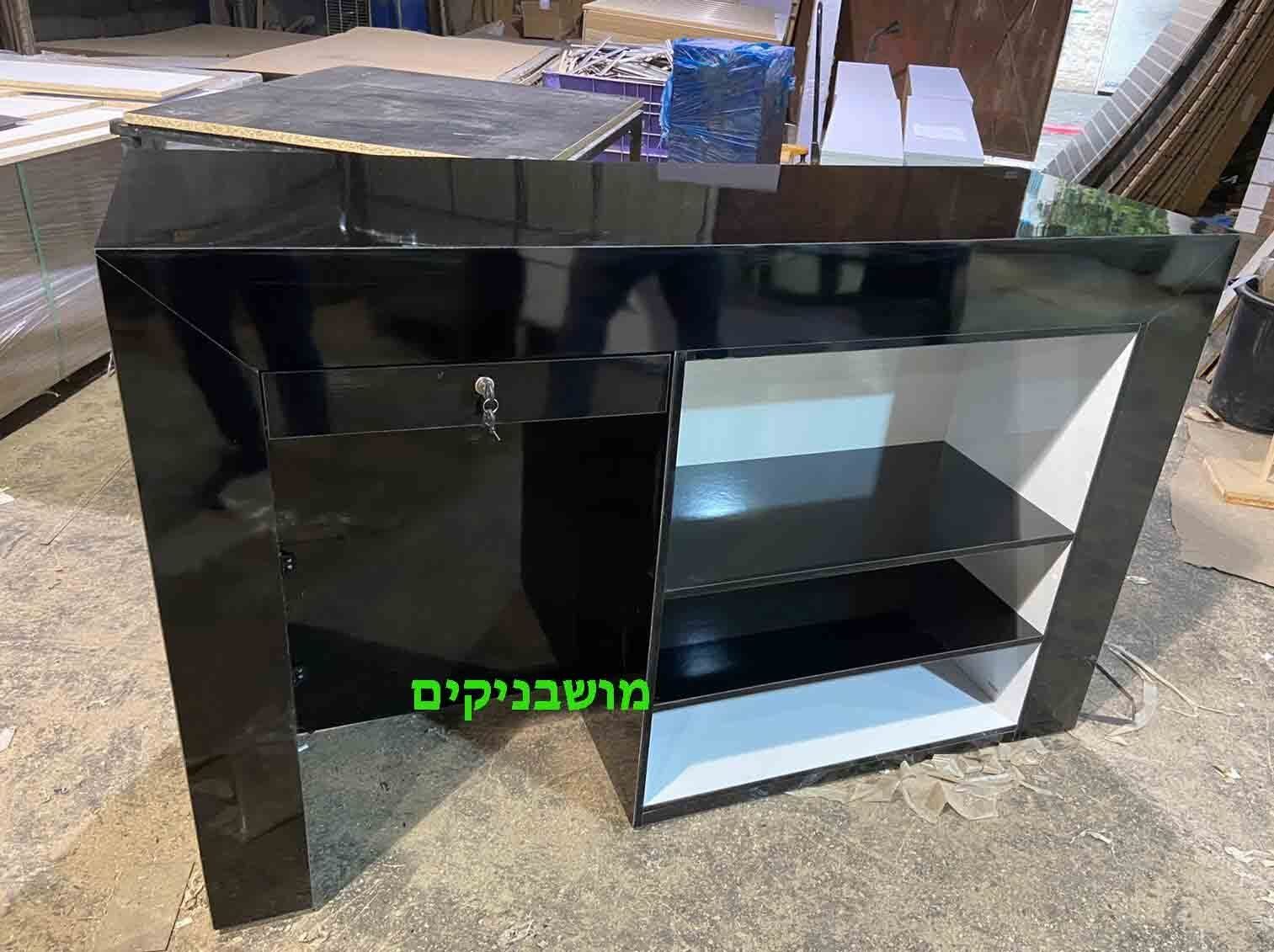 דלפק קופה מבריק