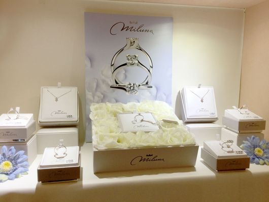 Collane e anelli in oro e argento