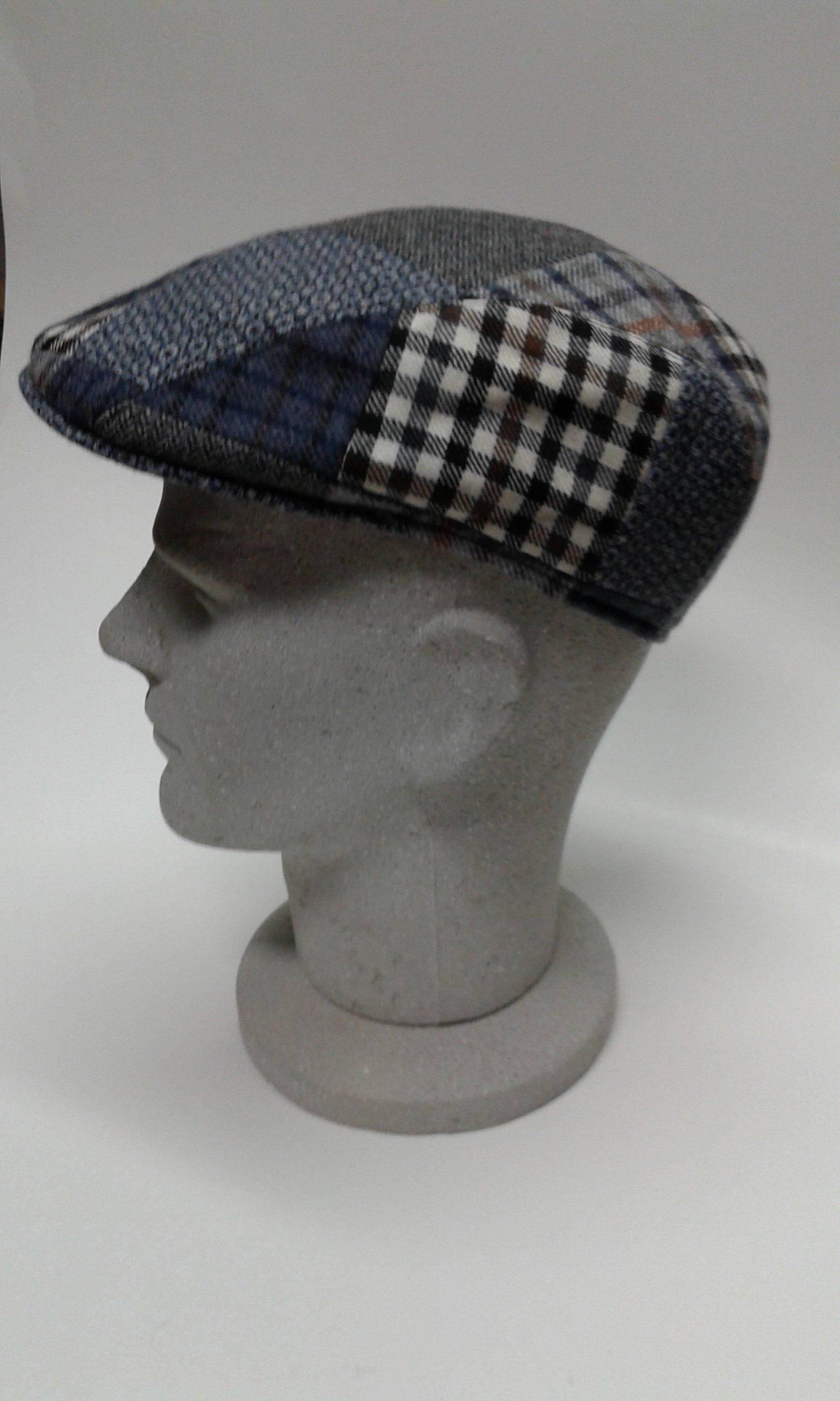 manichino con cappello da uomo