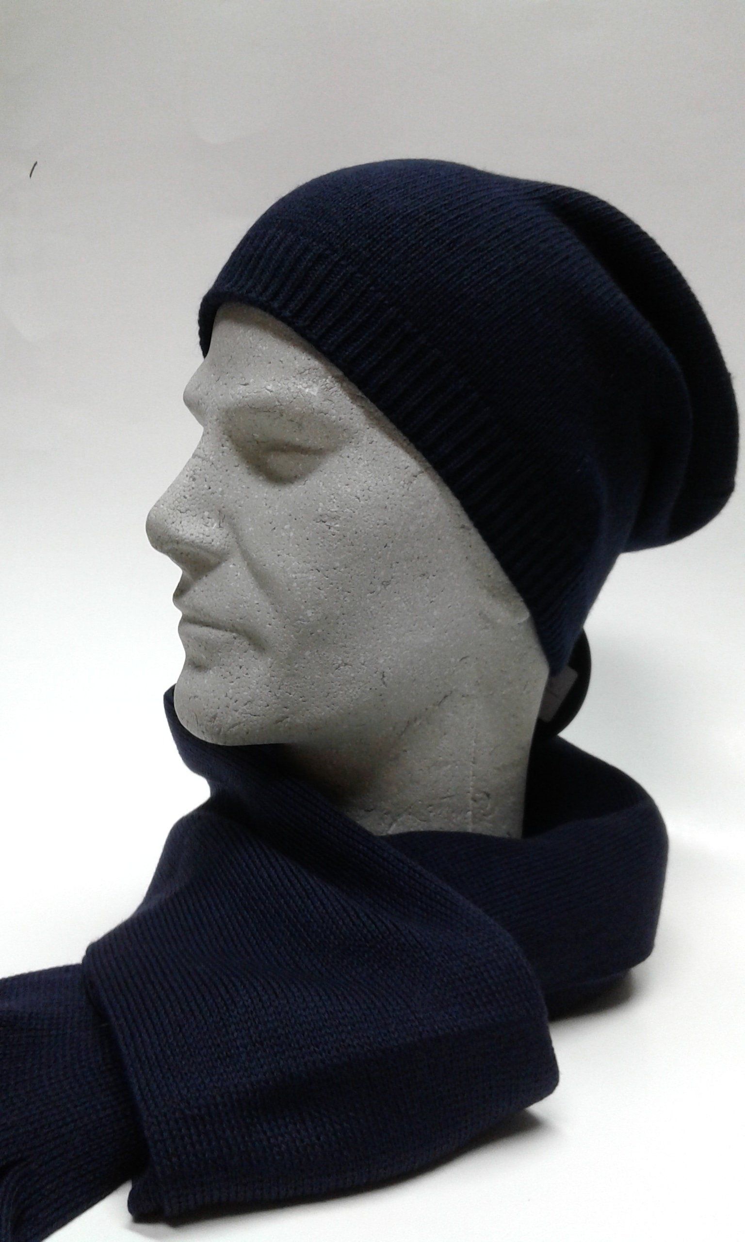 manichino con cappello da uomo