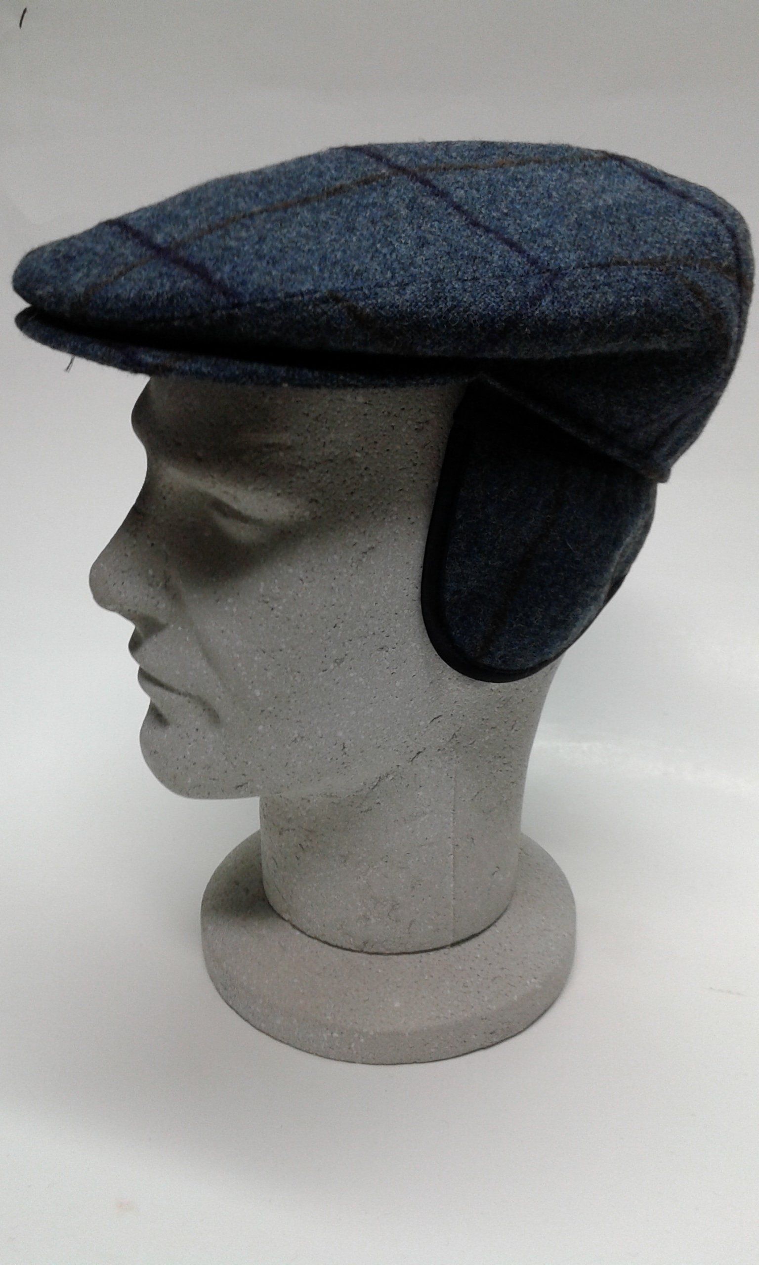 manichino con cappello da uomo