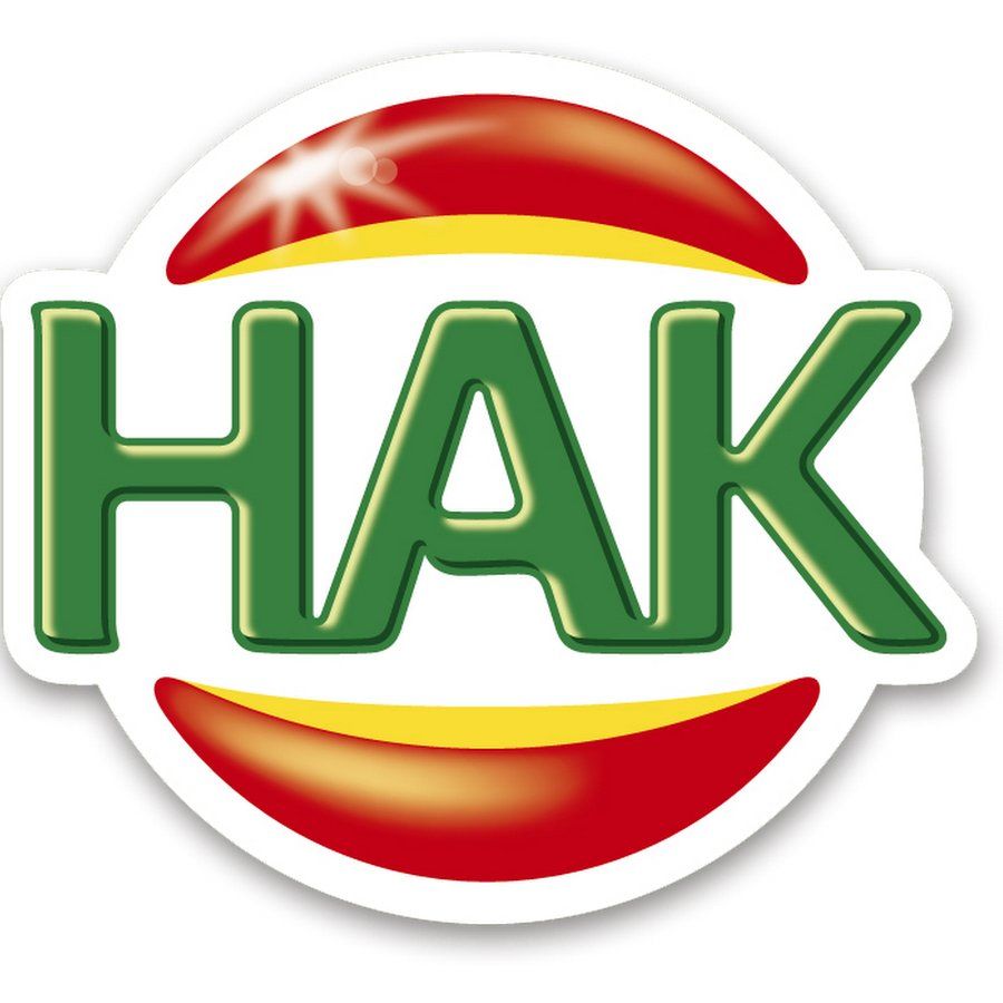 HAK-logo in groene letters met rode en gele gebogen accenten op een witte achtergrond.