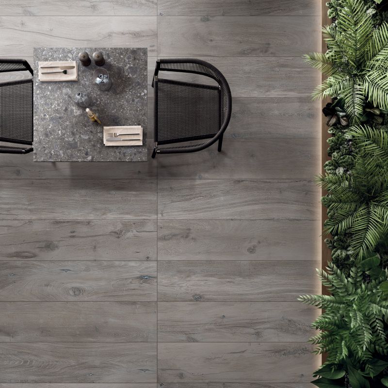 pavimento in laminato grigio