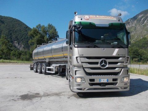 camion trasporto liquidi