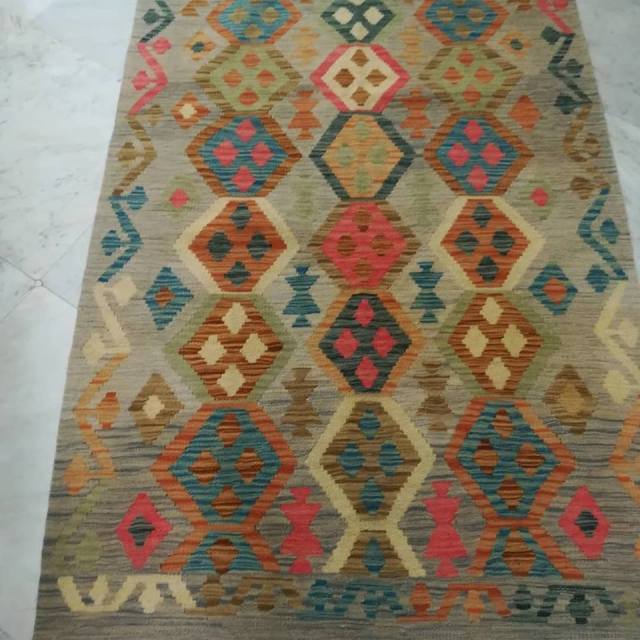 Tappeto orientale geometrico