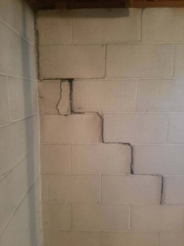 cracked basement foundation that needs foundation repair services in Akron OH