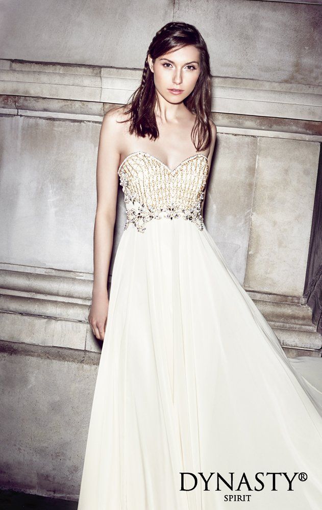 white color women strapless dress