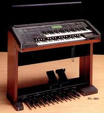 Closeup View of Kimball R-82 — Omaha, NE — Keyboard Kastle