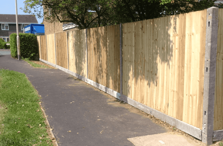 close board fencing