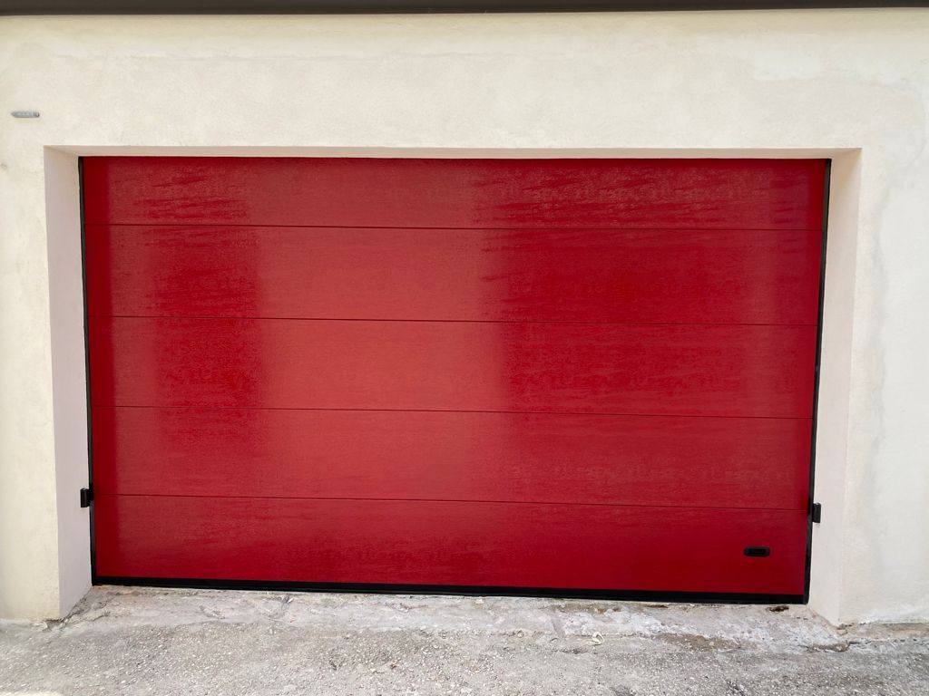 portone sezionale rosso