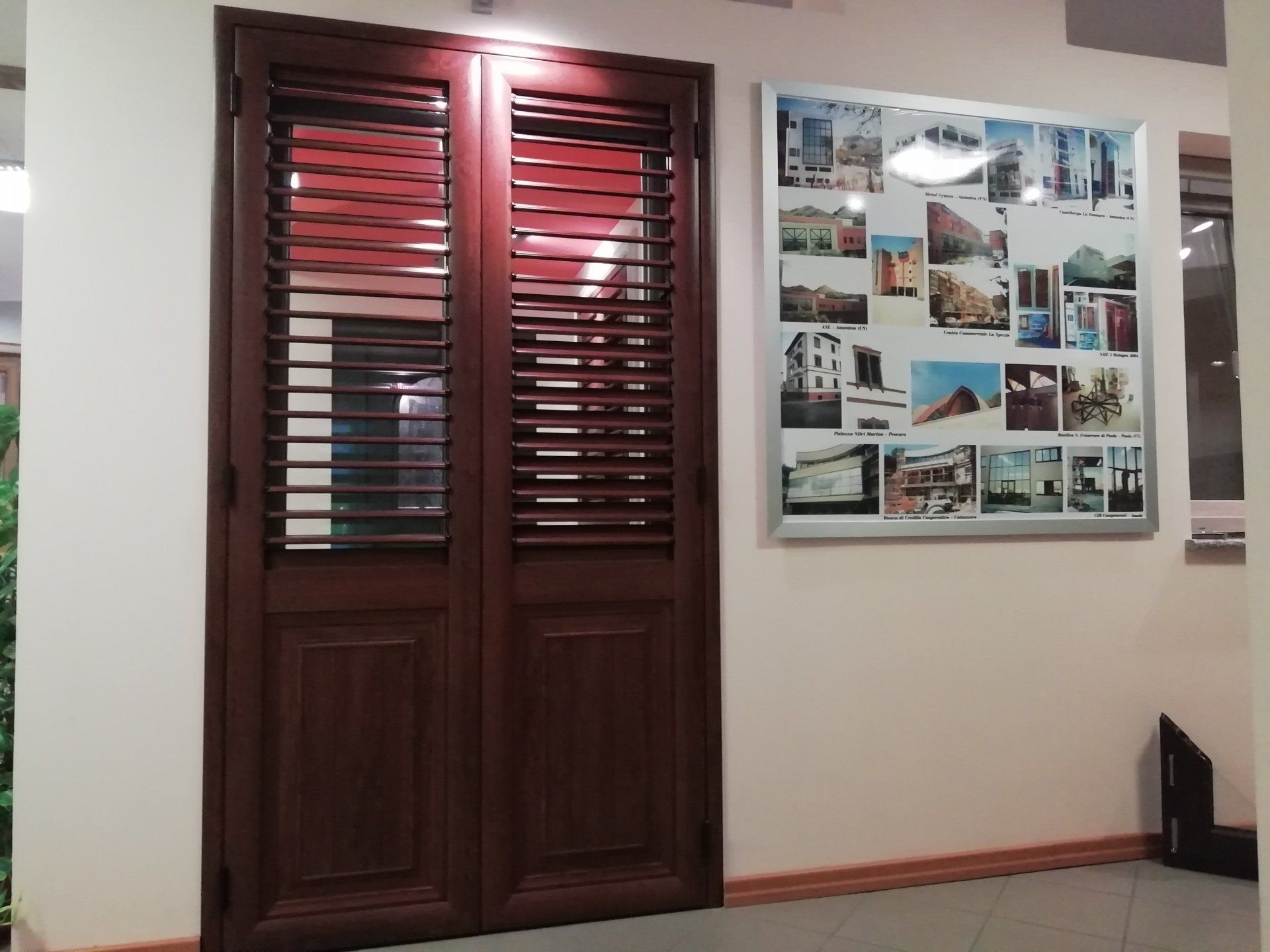 porta finestra con persiana in legno