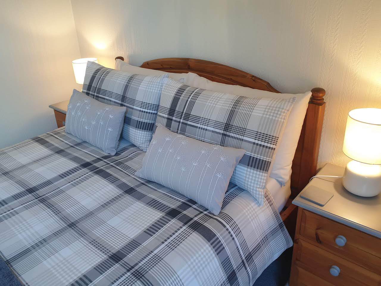 Double Room with en-suite facilities, The Caledonian Guest Room at Lorien House Bed & Breakfast, Fort Augustus, Scotland